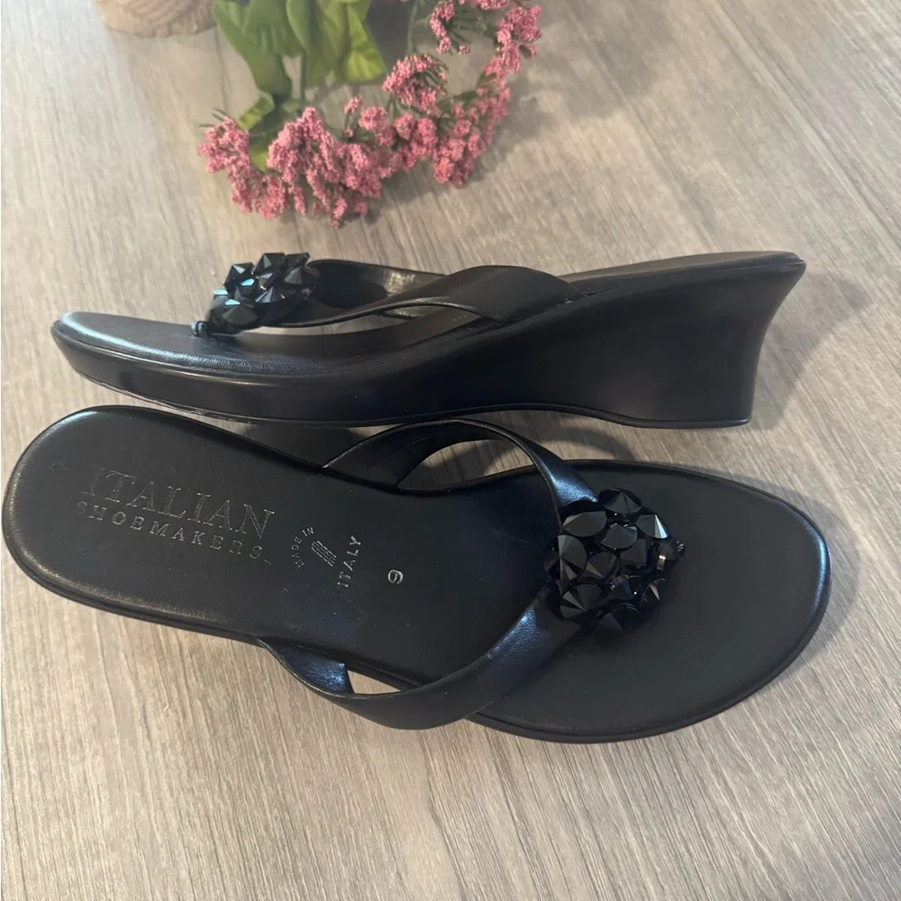 Italian Shoemaker Women's Sandals Beaded Accent Thong Black  Size 9 - Picture 2 of 5